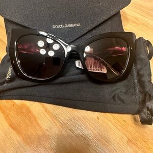 NWT Dolce & Gabbana Black Sunglasses